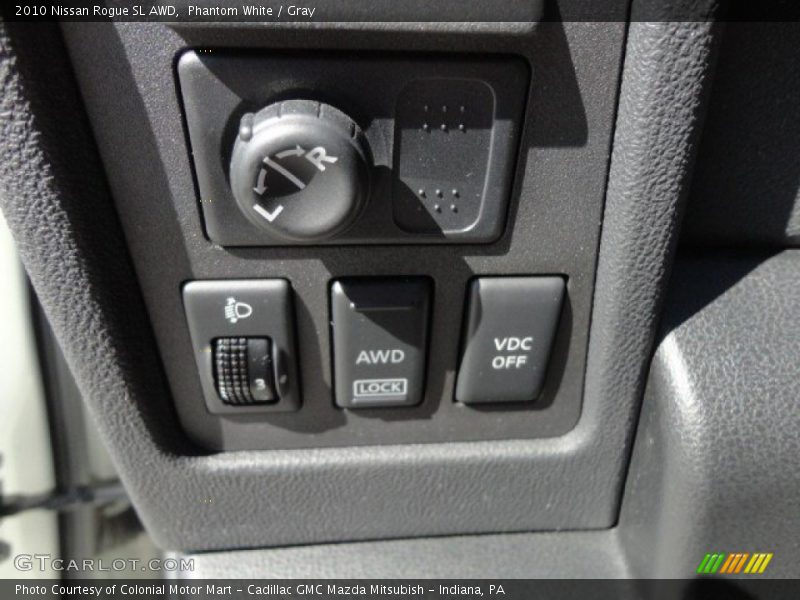 Phantom White / Gray 2010 Nissan Rogue SL AWD