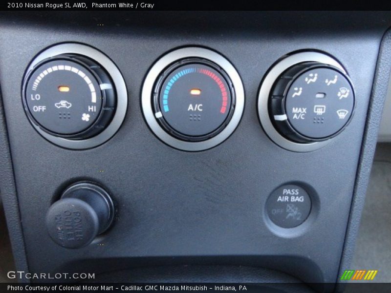 Phantom White / Gray 2010 Nissan Rogue SL AWD