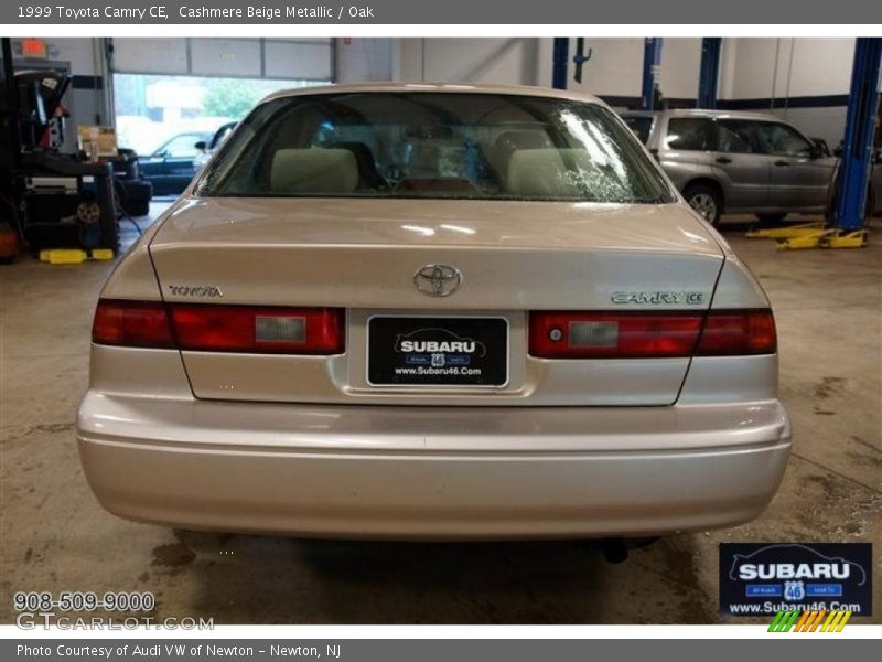 Cashmere Beige Metallic / Oak 1999 Toyota Camry CE
