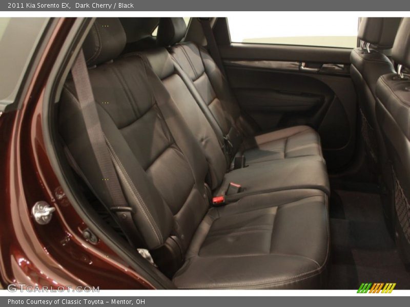 Dark Cherry / Black 2011 Kia Sorento EX