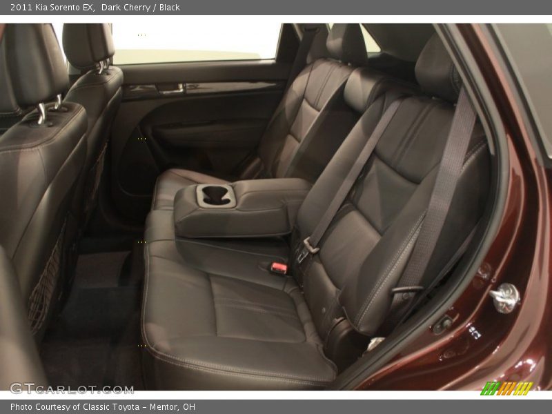 Dark Cherry / Black 2011 Kia Sorento EX