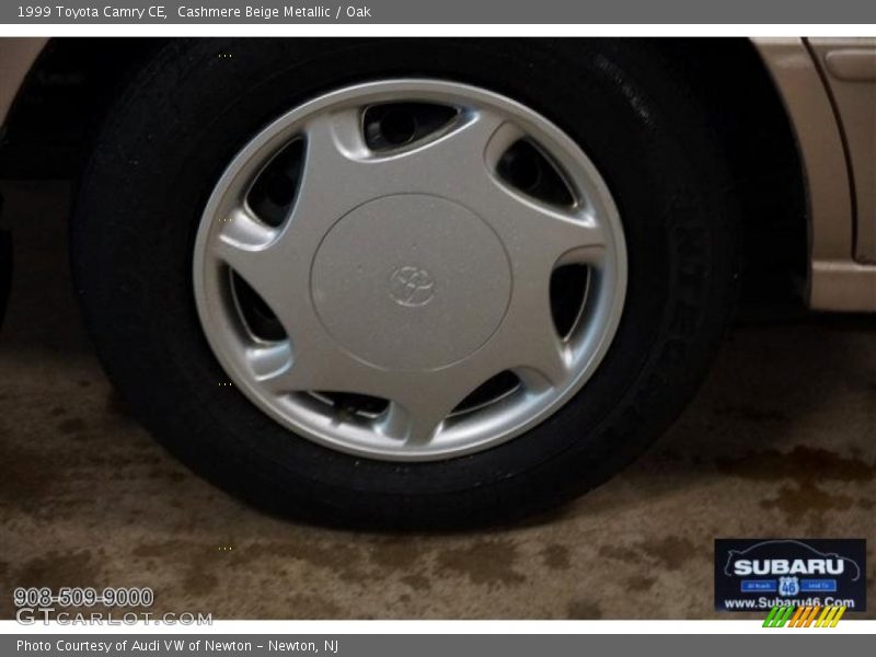 Cashmere Beige Metallic / Oak 1999 Toyota Camry CE
