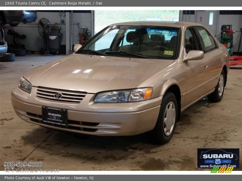 Cashmere Beige Metallic / Oak 1999 Toyota Camry CE