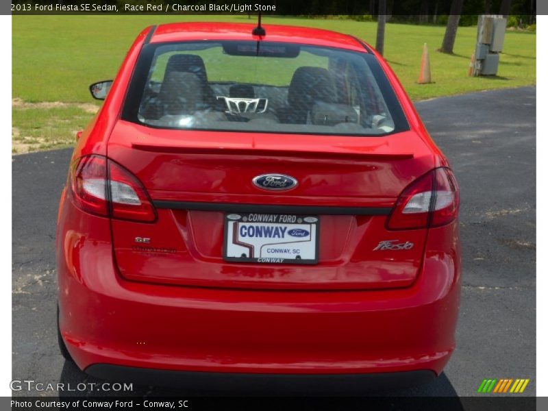 Race Red / Charcoal Black/Light Stone 2013 Ford Fiesta SE Sedan