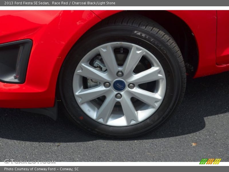 Race Red / Charcoal Black/Light Stone 2013 Ford Fiesta SE Sedan