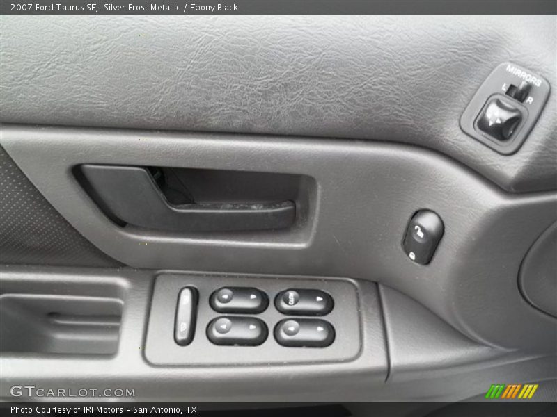 Silver Frost Metallic / Ebony Black 2007 Ford Taurus SE