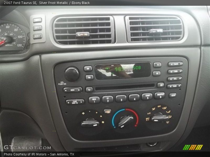 Silver Frost Metallic / Ebony Black 2007 Ford Taurus SE