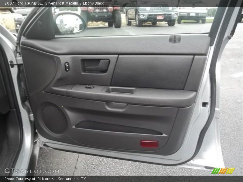 Silver Frost Metallic / Ebony Black 2007 Ford Taurus SE