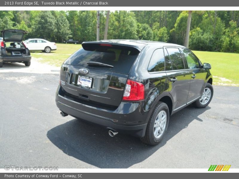 Tuxedo Black Metallic / Charcoal Black 2013 Ford Edge SE