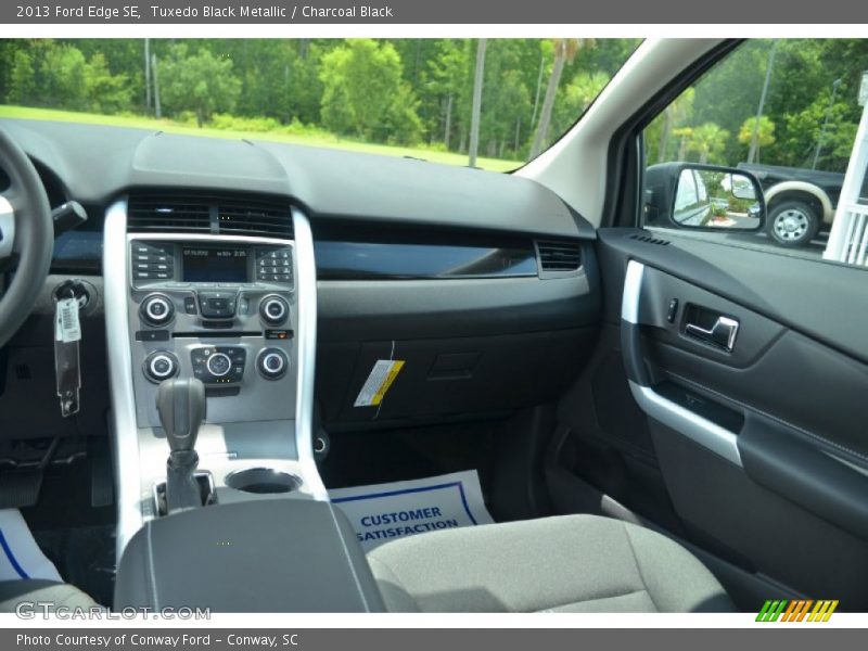 Tuxedo Black Metallic / Charcoal Black 2013 Ford Edge SE