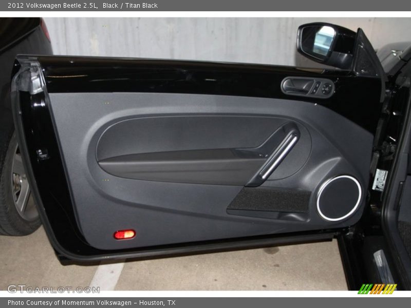 Black / Titan Black 2012 Volkswagen Beetle 2.5L