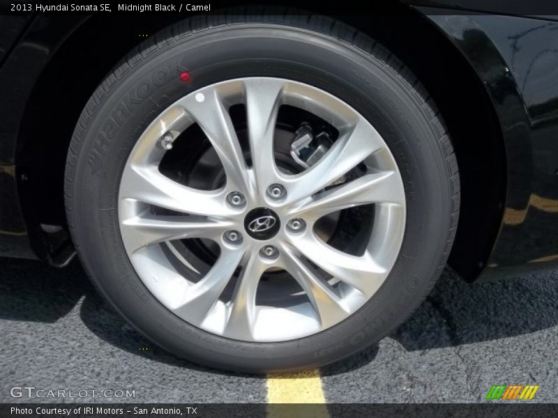 Midnight Black / Camel 2013 Hyundai Sonata SE