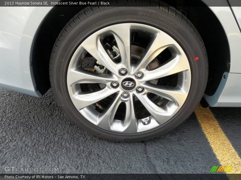 Iridescent Silver Blue Pearl / Black 2013 Hyundai Sonata SE