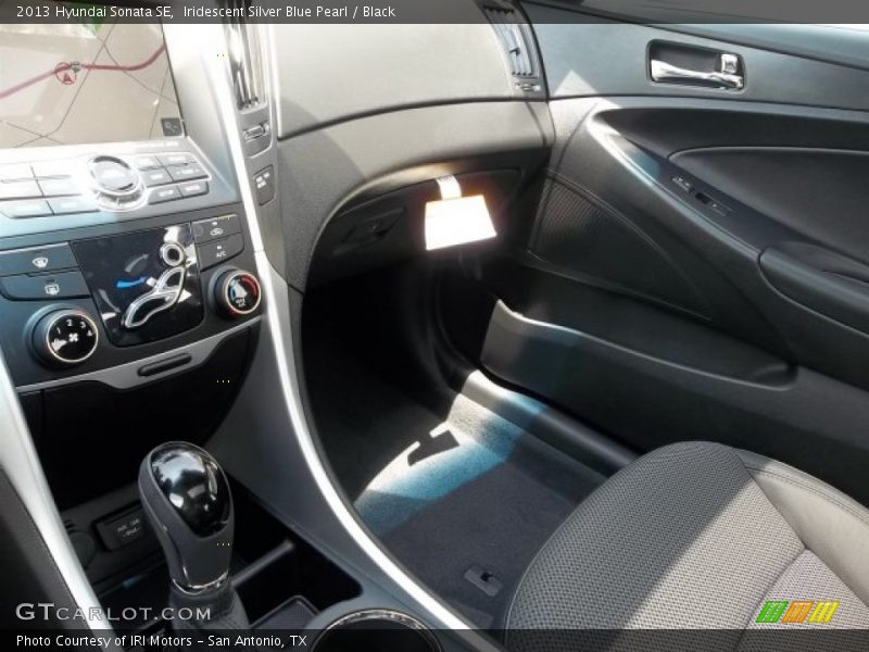 Iridescent Silver Blue Pearl / Black 2013 Hyundai Sonata SE