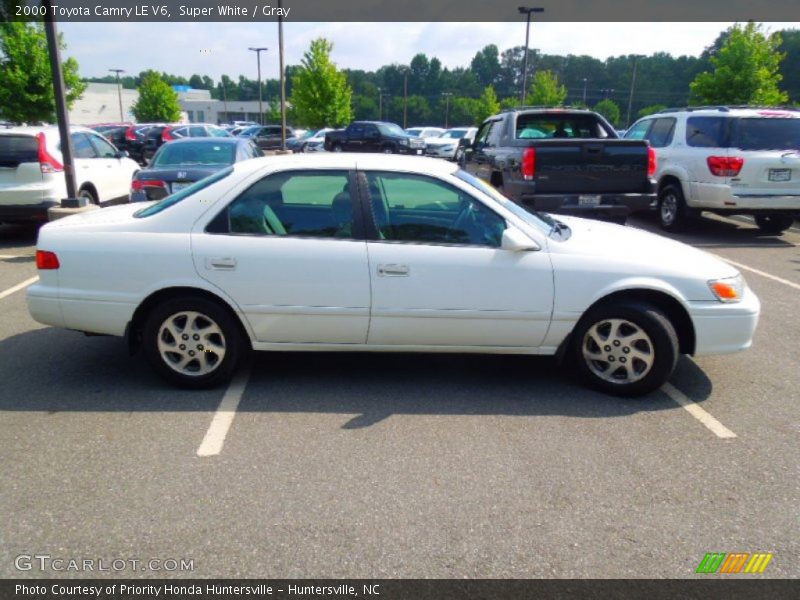Super White / Gray 2000 Toyota Camry LE V6