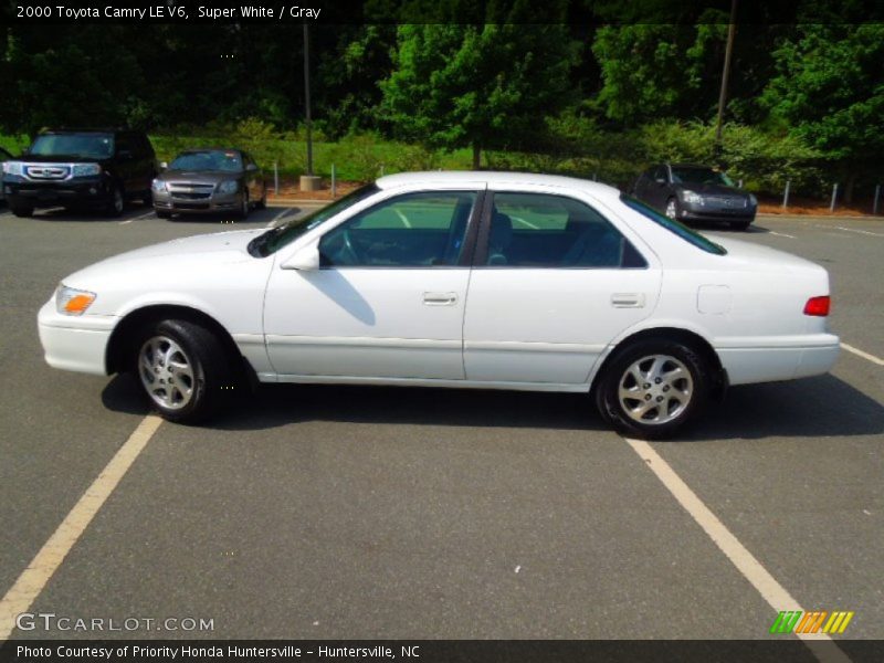Super White / Gray 2000 Toyota Camry LE V6