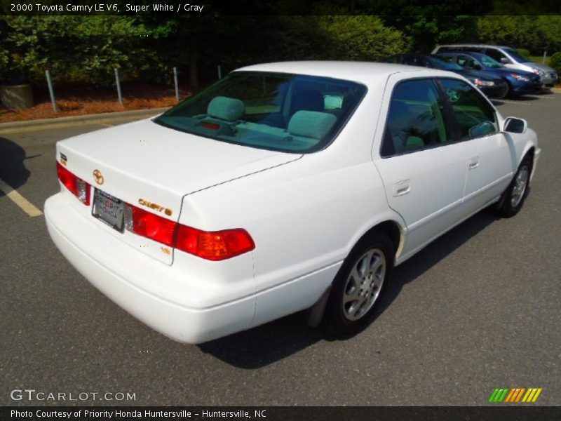 Super White / Gray 2000 Toyota Camry LE V6