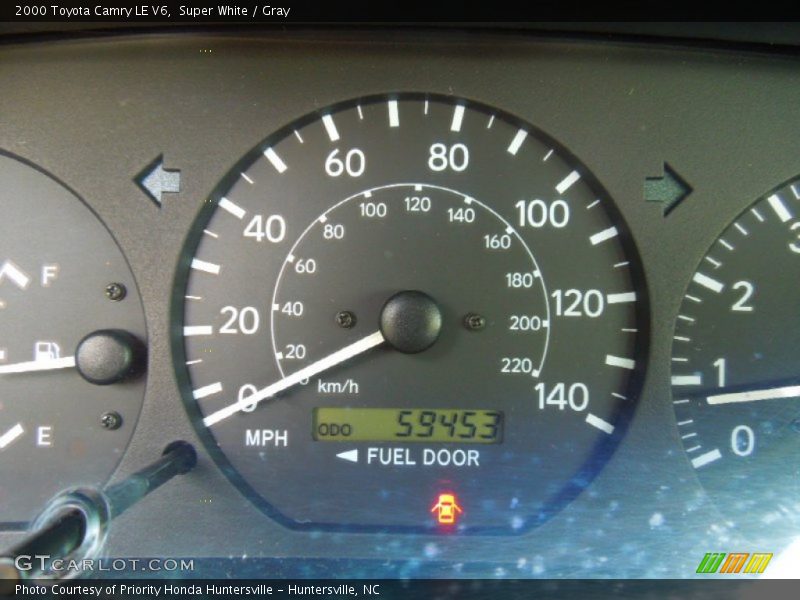 Super White / Gray 2000 Toyota Camry LE V6