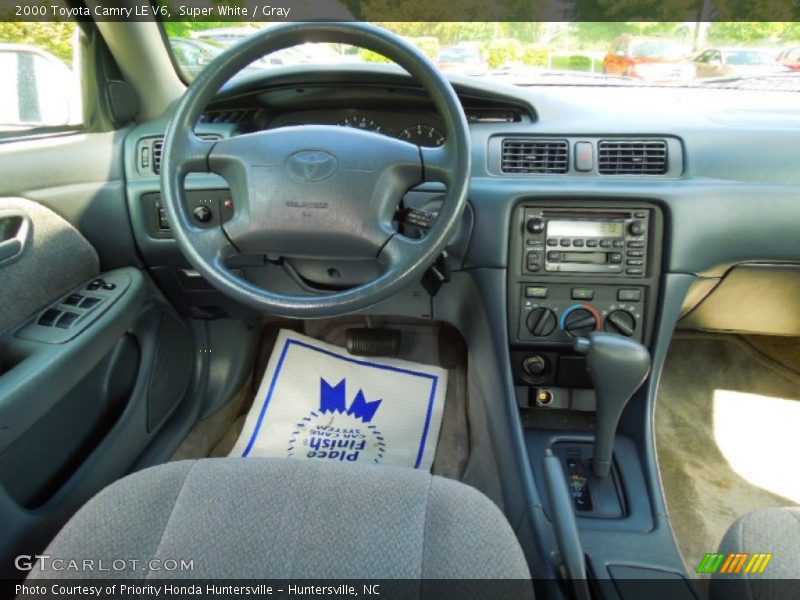 Super White / Gray 2000 Toyota Camry LE V6