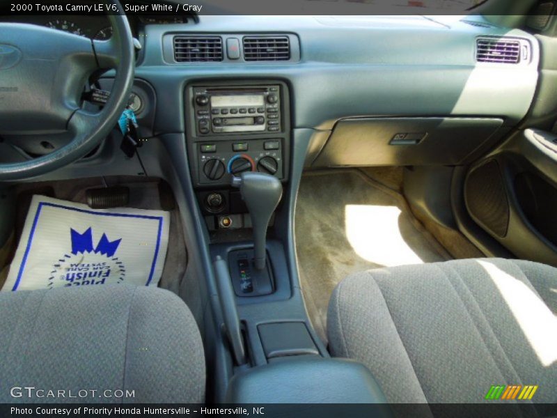 Super White / Gray 2000 Toyota Camry LE V6
