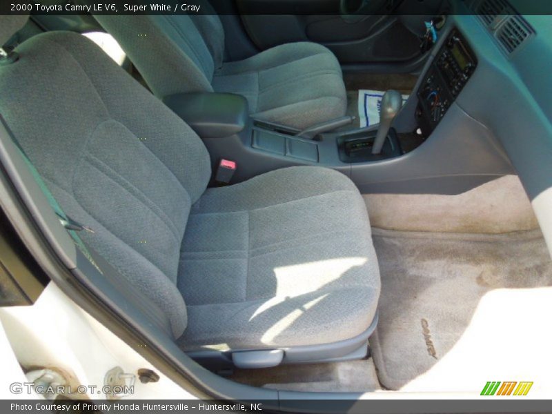 Super White / Gray 2000 Toyota Camry LE V6