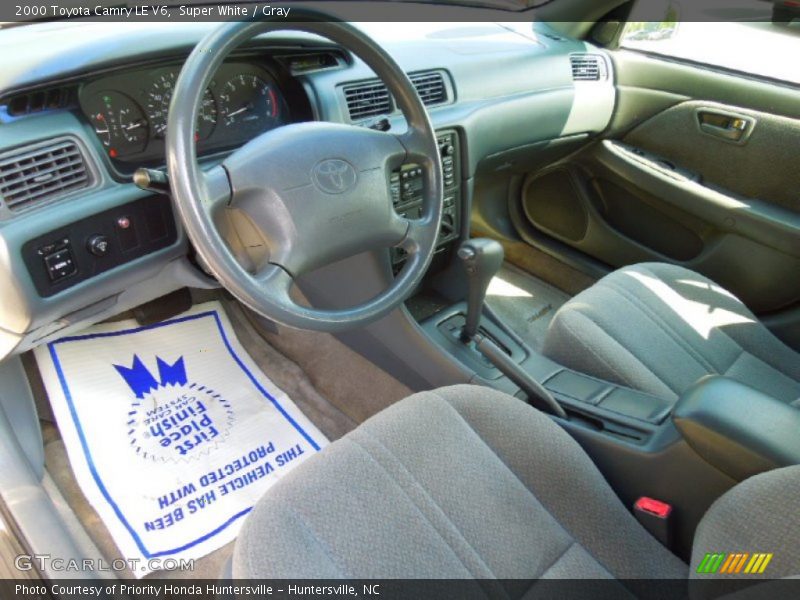 Super White / Gray 2000 Toyota Camry LE V6