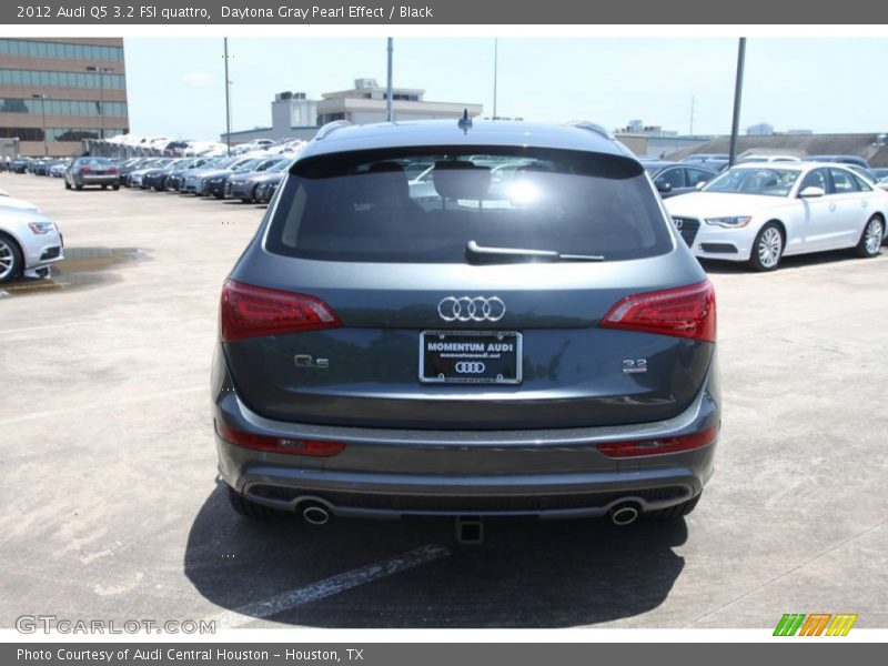 Daytona Gray Pearl Effect / Black 2012 Audi Q5 3.2 FSI quattro