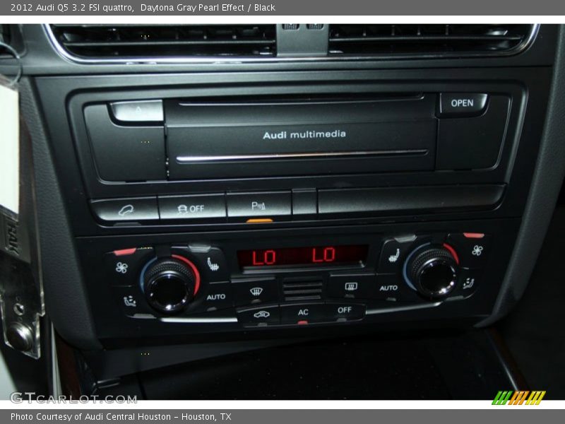 Daytona Gray Pearl Effect / Black 2012 Audi Q5 3.2 FSI quattro