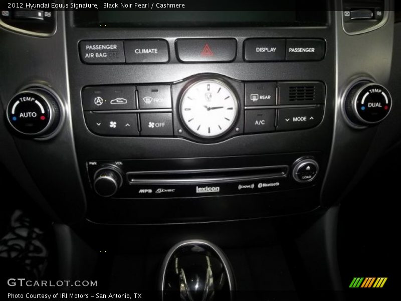 Black Noir Pearl / Cashmere 2012 Hyundai Equus Signature
