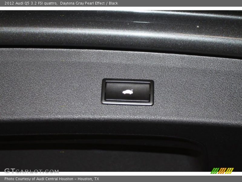 Daytona Gray Pearl Effect / Black 2012 Audi Q5 3.2 FSI quattro