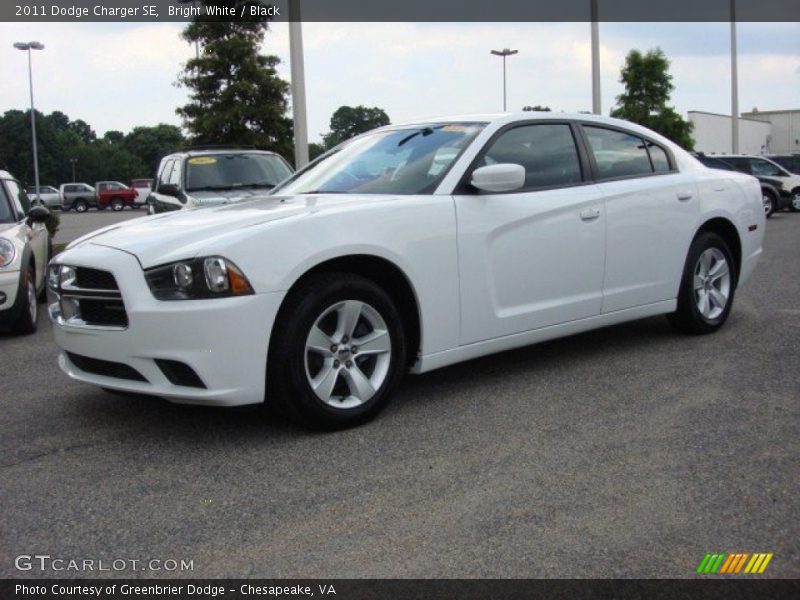 Bright White / Black 2011 Dodge Charger SE
