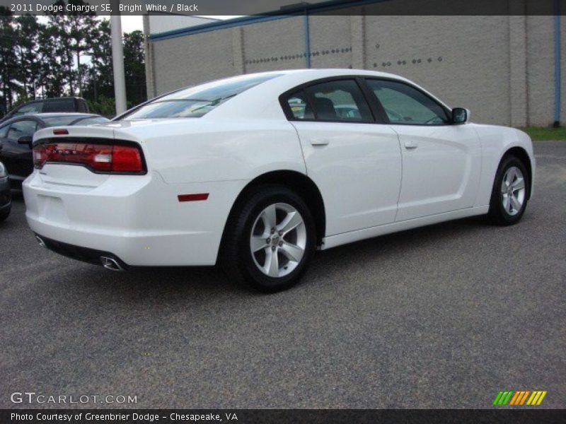 Bright White / Black 2011 Dodge Charger SE