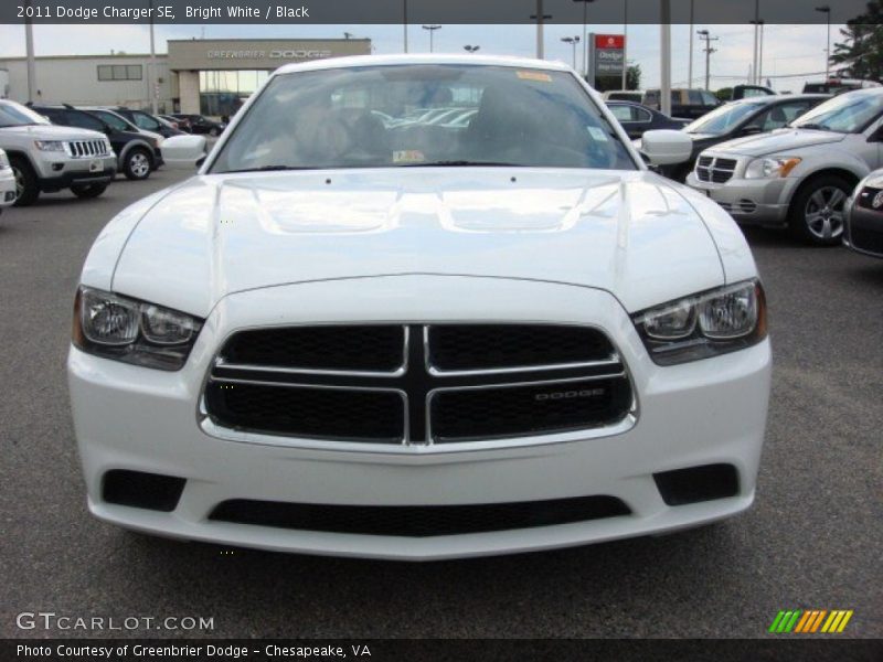 Bright White / Black 2011 Dodge Charger SE