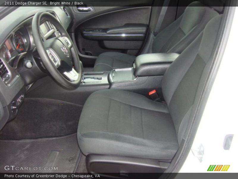 Bright White / Black 2011 Dodge Charger SE