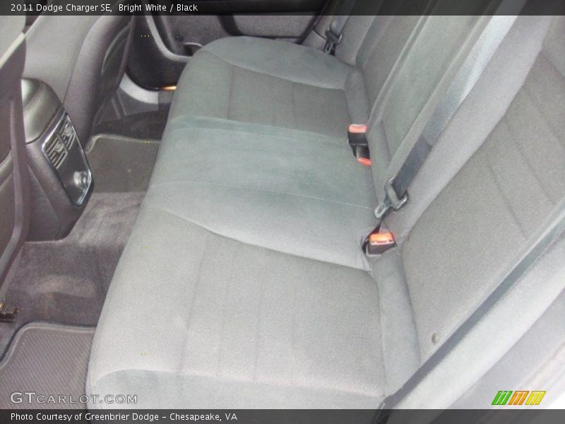 Bright White / Black 2011 Dodge Charger SE