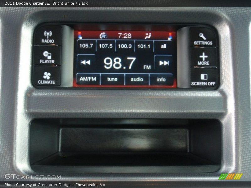 Bright White / Black 2011 Dodge Charger SE