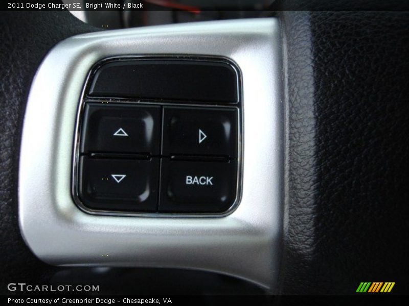 Bright White / Black 2011 Dodge Charger SE
