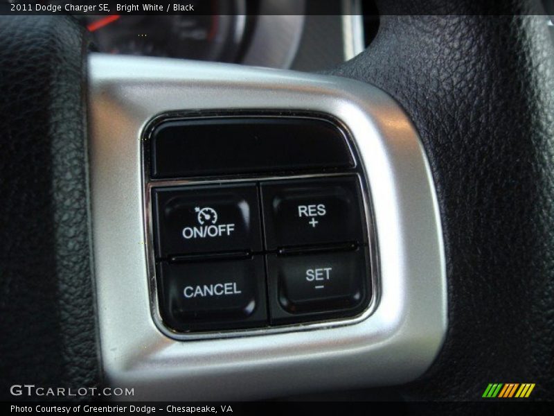 Bright White / Black 2011 Dodge Charger SE
