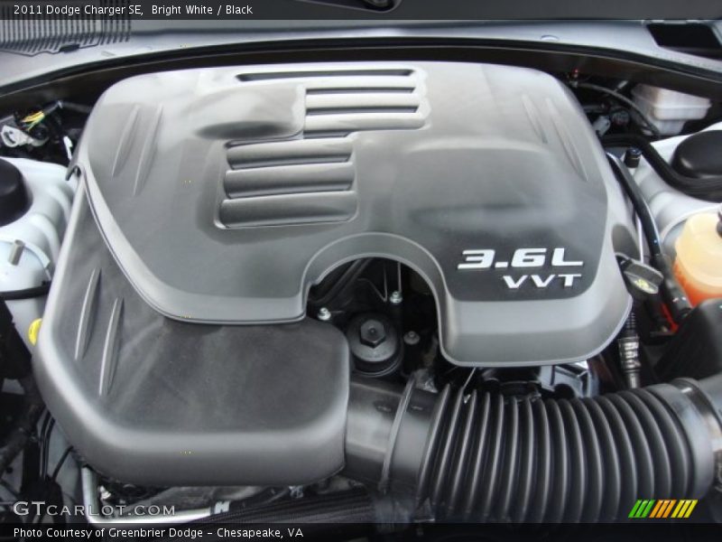 Bright White / Black 2011 Dodge Charger SE