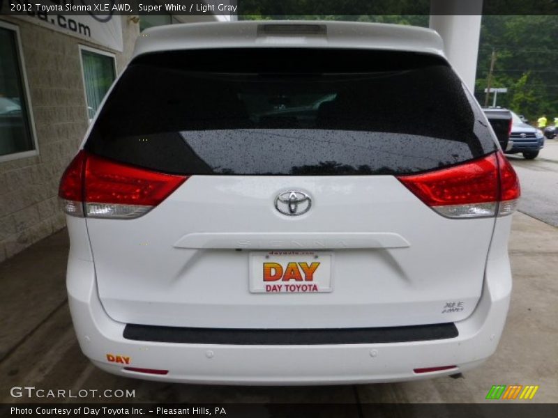 Super White / Light Gray 2012 Toyota Sienna XLE AWD