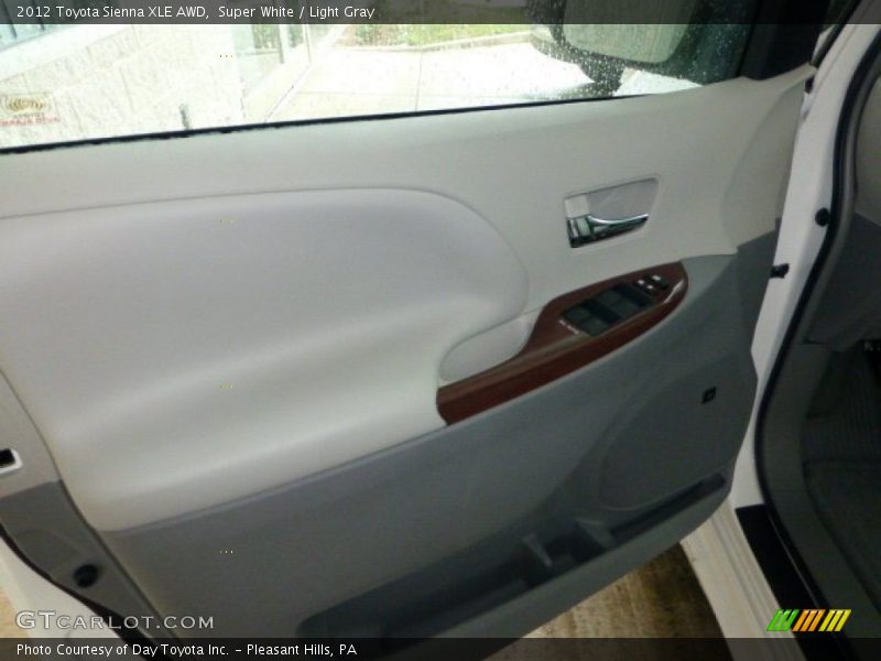 Super White / Light Gray 2012 Toyota Sienna XLE AWD