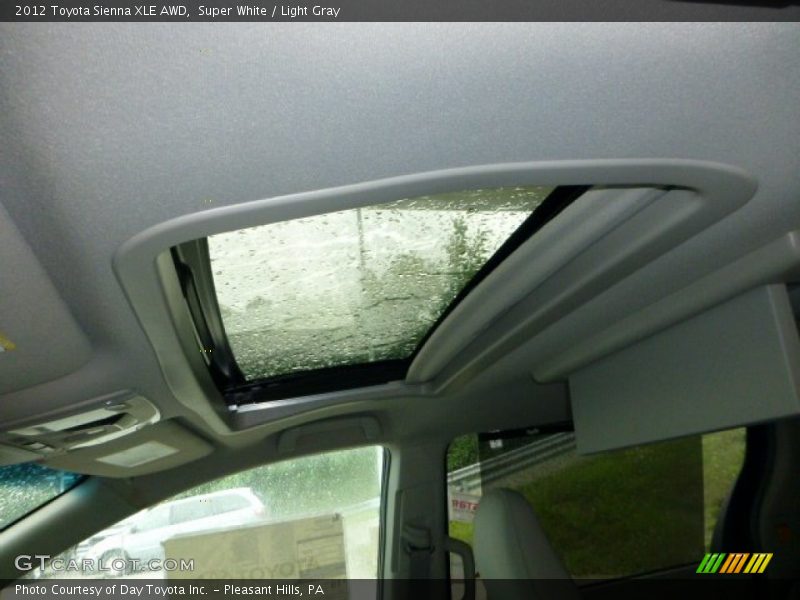 Super White / Light Gray 2012 Toyota Sienna XLE AWD