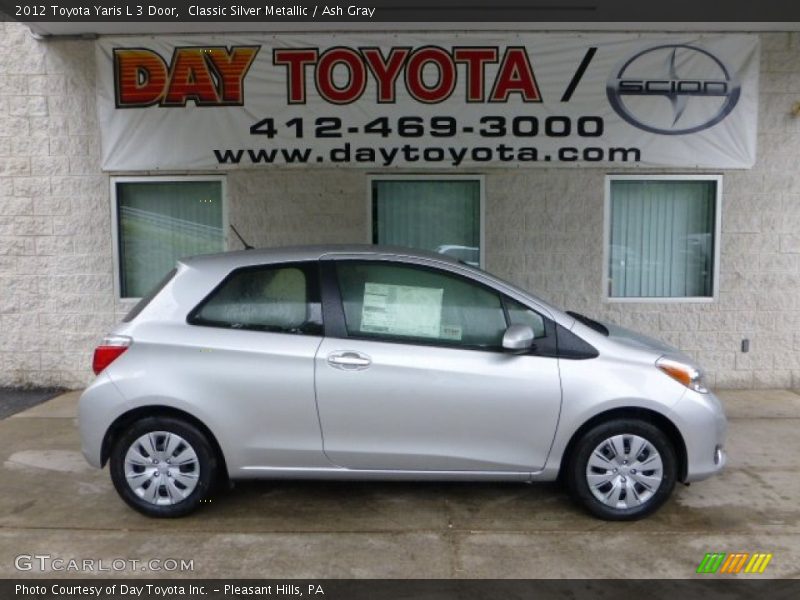 Classic Silver Metallic / Ash Gray 2012 Toyota Yaris L 3 Door