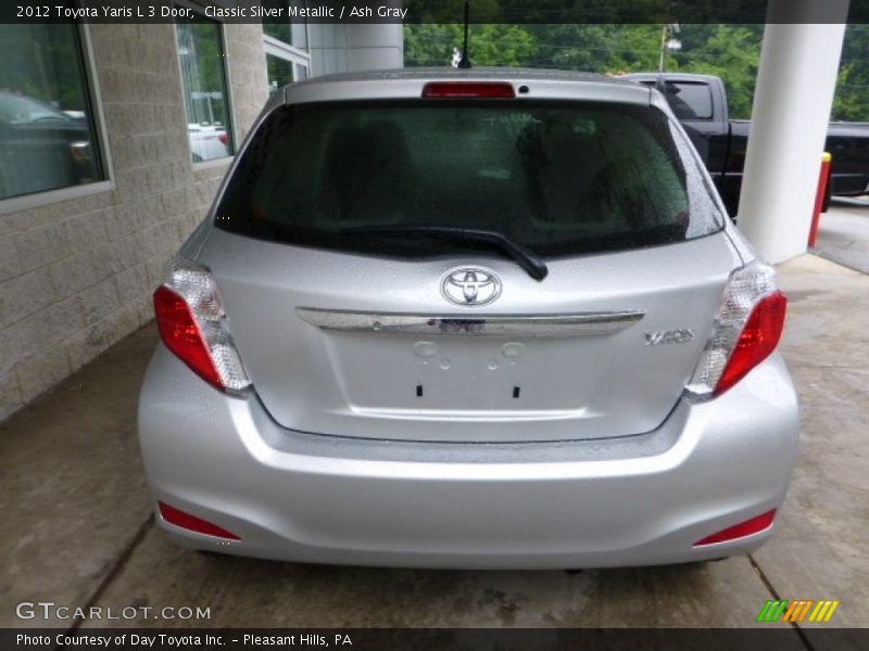 Classic Silver Metallic / Ash Gray 2012 Toyota Yaris L 3 Door