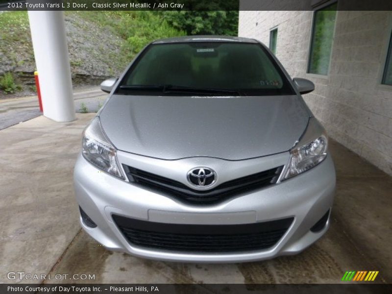 Classic Silver Metallic / Ash Gray 2012 Toyota Yaris L 3 Door