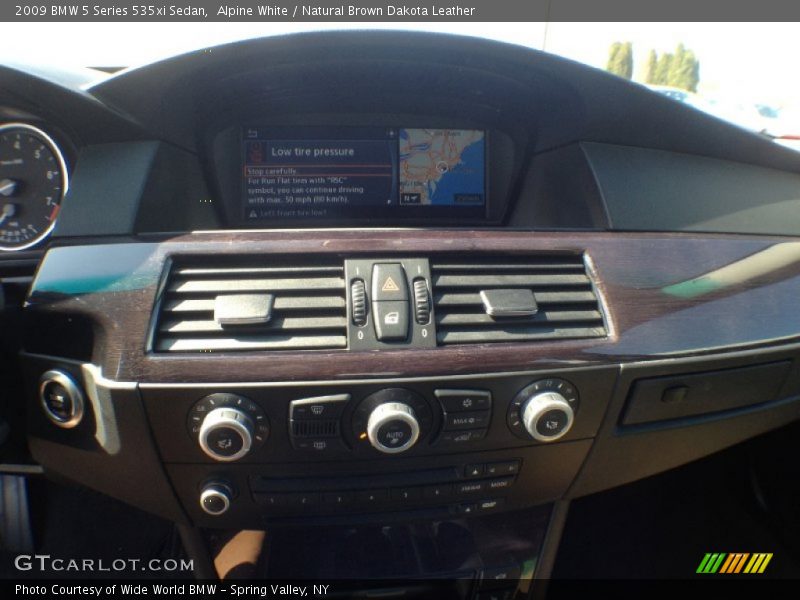 Alpine White / Natural Brown Dakota Leather 2009 BMW 5 Series 535xi Sedan