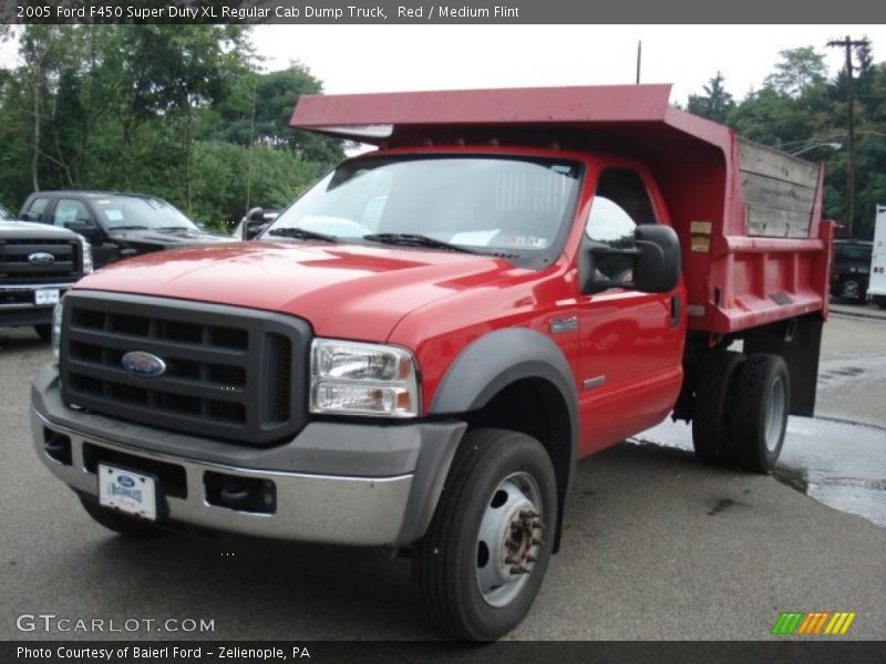 Front 3/4 View of 2005 F450 Super Duty XL Regular Cab Dump Truck