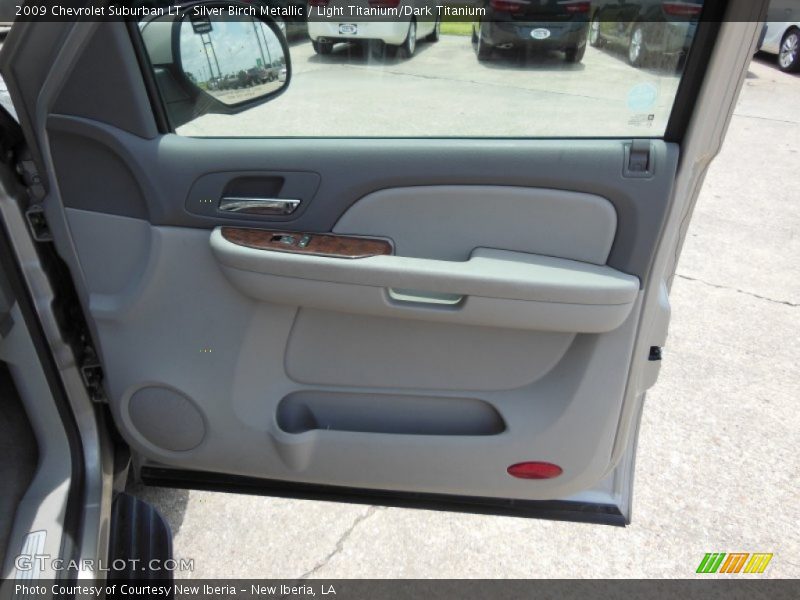 Door Panel of 2009 Suburban LT