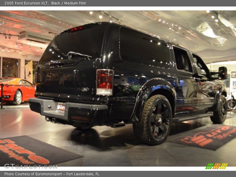 Black / Medium Flint 2005 Ford Excursion XLT