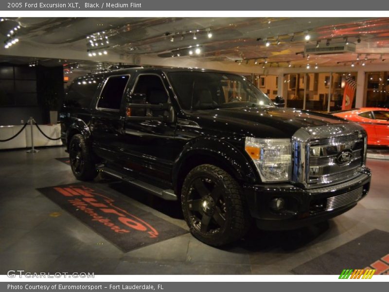 Black / Medium Flint 2005 Ford Excursion XLT